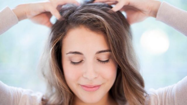 【頭皮マッサージの効果とは】自分でできる手軽な方法で髪と頭皮を健康に！